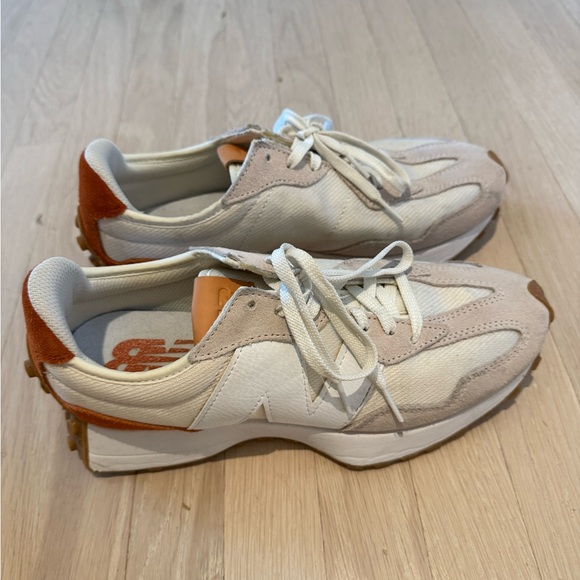 New Balance 327 White and Orange/Rust sneakers - Picture 3 of 3